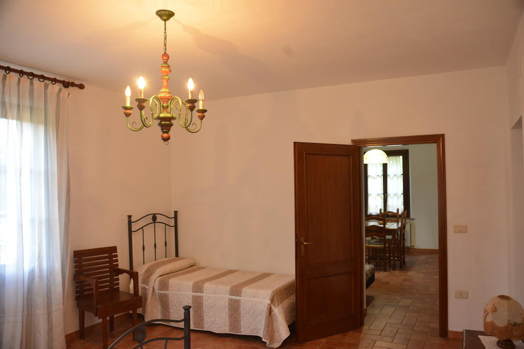 Agriturismo Antica Riserva Кастильоне дел Лаго Стая снимка