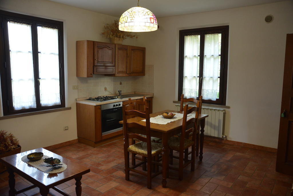 Agriturismo Antica Riserva Кастильоне дел Лаго Стая снимка