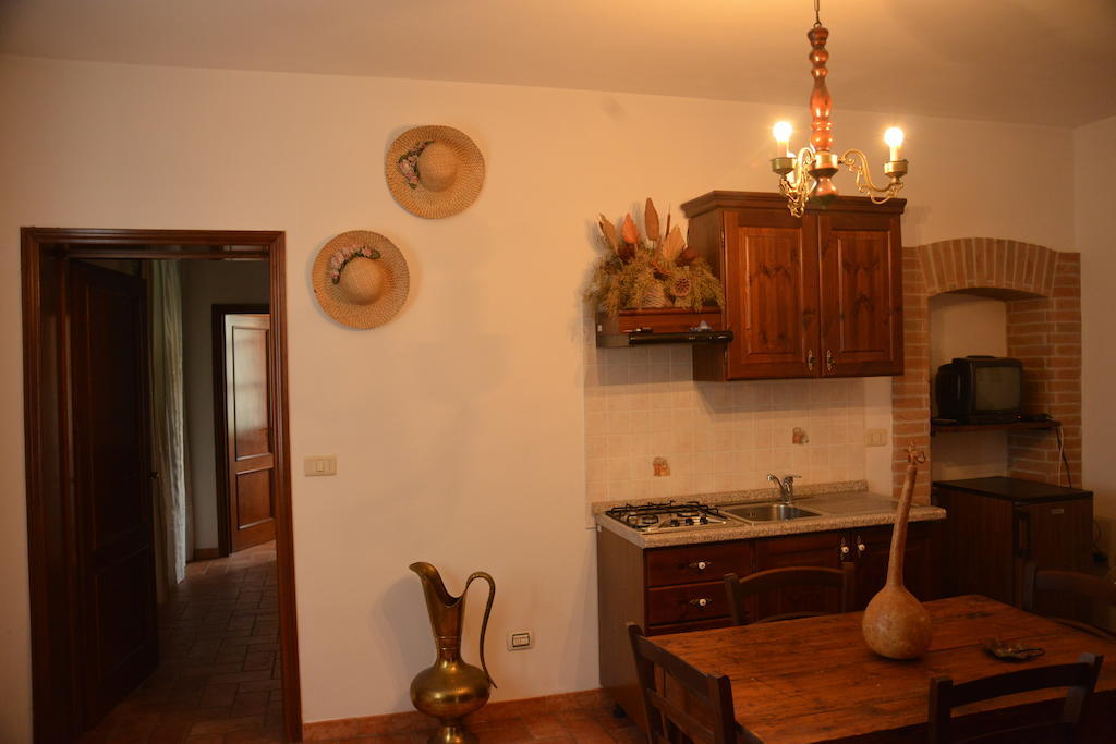Agriturismo Antica Riserva Кастильоне дел Лаго Стая снимка